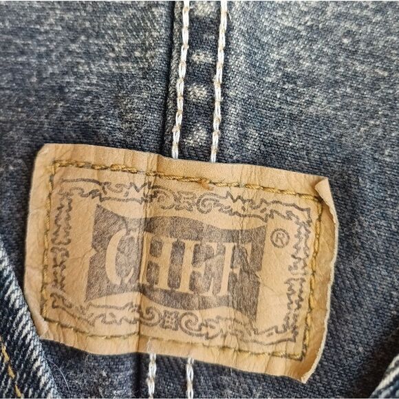 Colorful Denim Vest with Geometric Patterns - Picture 5 of 10